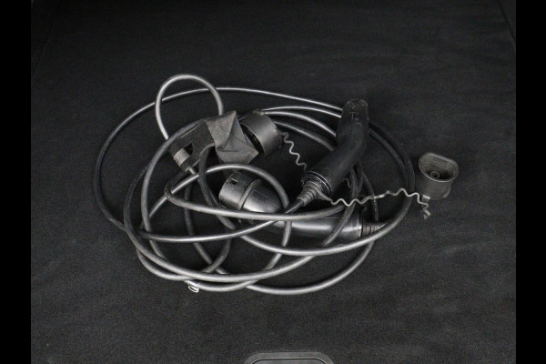 Volvo V60 2.0 T6 Recharge AWD Inscription | Trekhaak | Stoelverwarming | Harman/Kardon | Leder | Camera | Adaptive cruise | Carplay | Keyless | Memory | Navigatie | Full LED | Stuurverwarming | PHEV | Plug in