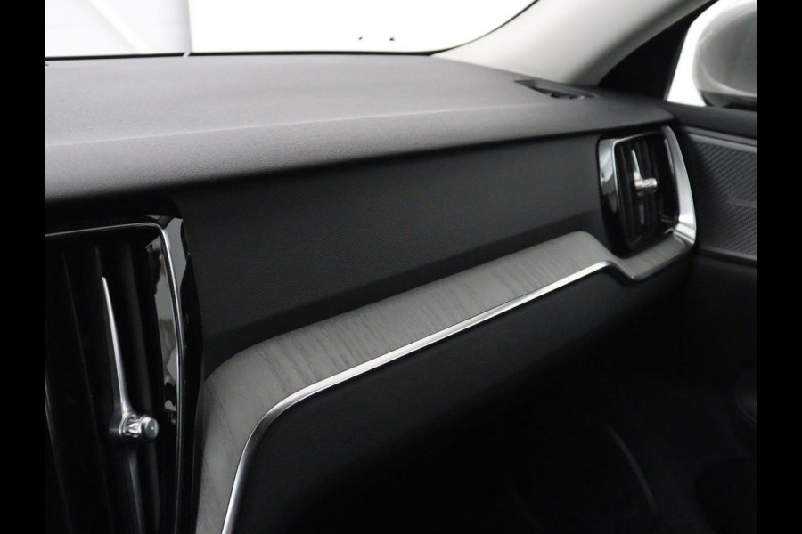 Volvo V60 2.0 T6 Recharge AWD Inscription | Trekhaak | Stoelverwarming | Harman/Kardon | Leder | Camera | Adaptive cruise | Carplay | Keyless | Memory | Navigatie | Full LED | Stuurverwarming | PHEV | Plug in