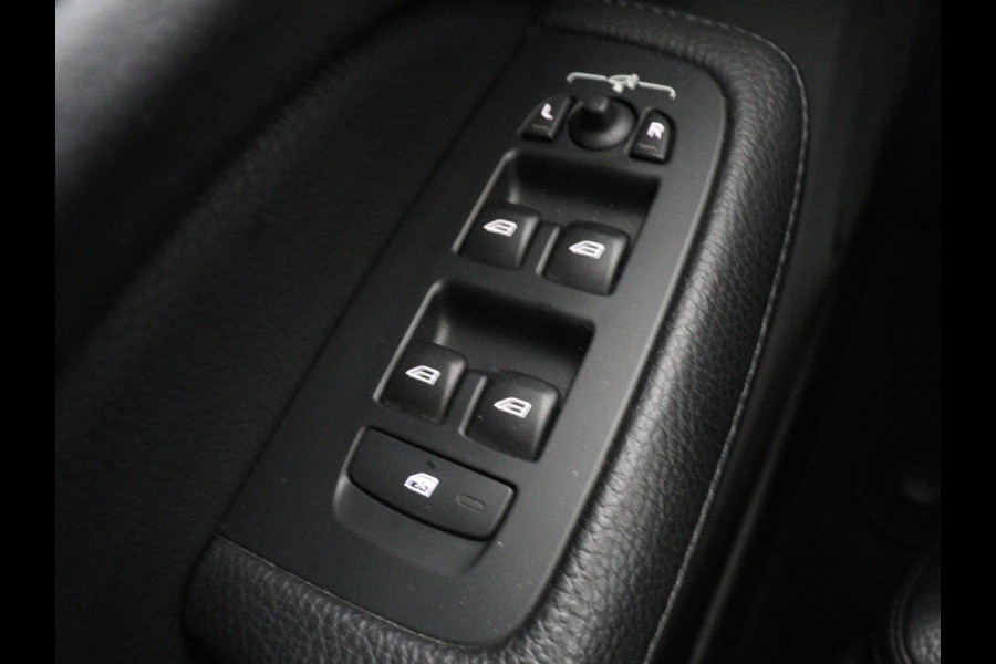 Volvo V60 2.0 T6 Recharge AWD Inscription | Trekhaak | Stoelverwarming | Harman/Kardon | Leder | Camera | Adaptive cruise | Carplay | Keyless | Memory | Navigatie | Full LED | Stuurverwarming | PHEV | Plug in