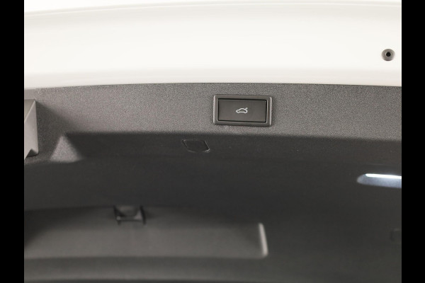 Škoda Kodiaq Sportline Business PHEV 1.5 TSI 204 pk 6 versn. DSG | Panoramadak | Wegklapbare trekhaak | Light & view pakket