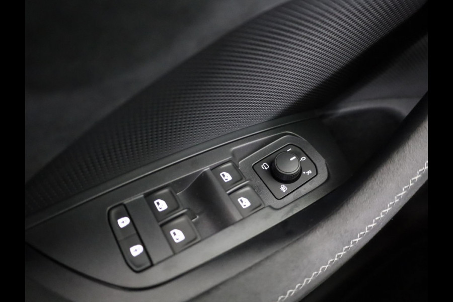 Škoda Kodiaq Sportline Business PHEV 1.5 TSI 204 pk 6 versn. DSG | Panoramadak | Wegklapbare trekhaak | Light & view pakket