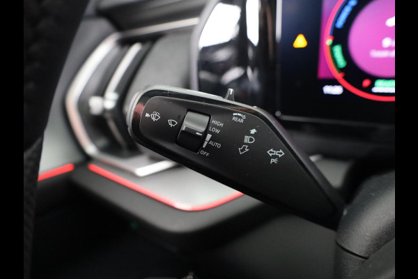 Škoda Kodiaq Sportline Business PHEV 1.5 TSI 204 pk 6 versn. DSG | Panoramadak | Wegklapbare trekhaak | Light & view pakket