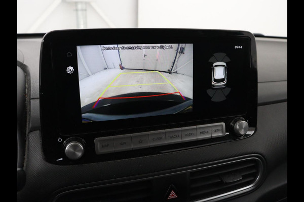Hyundai Kona EV Premium 64 kWh | SOH 95% | Stoelventilatie | Leder | Head-Up | Warmtepomp | Camera | Achterbankverwarming | Carplay | Navigatie | Adaptive cruise | Keyless | Parkeerhulp