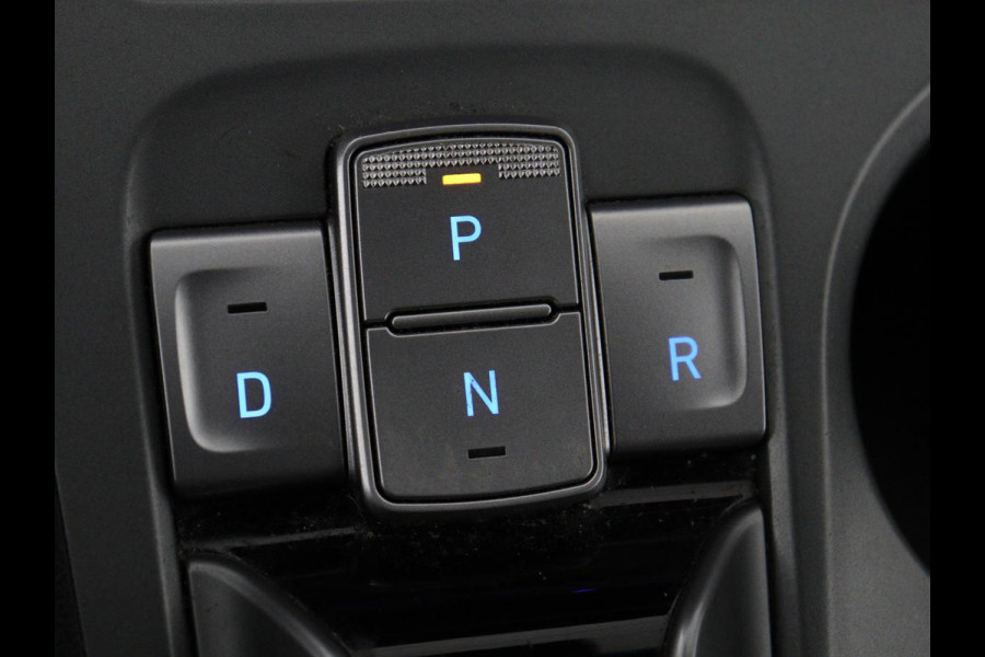 Hyundai Kona EV Premium 64 kWh | SOH 95% | Stoelventilatie | Leder | Head-Up | Warmtepomp | Camera | Achterbankverwarming | Carplay | Navigatie | Adaptive cruise | Keyless | Parkeerhulp