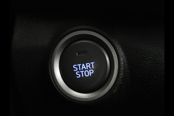 Hyundai Kona EV Premium 64 kWh | SOH 95% | Stoelventilatie | Leder | Head-Up | Warmtepomp | Camera | Achterbankverwarming | Carplay | Navigatie | Adaptive cruise | Keyless | Parkeerhulp