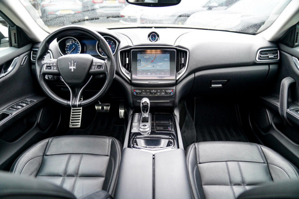 Maserati Ghibli 3.0 V6 S Q4 GranLusso | 360 camera | Schuif/kanteldak | Luxe Leder | Origineel NL |Adaptieve Cruise | Lane Assist
