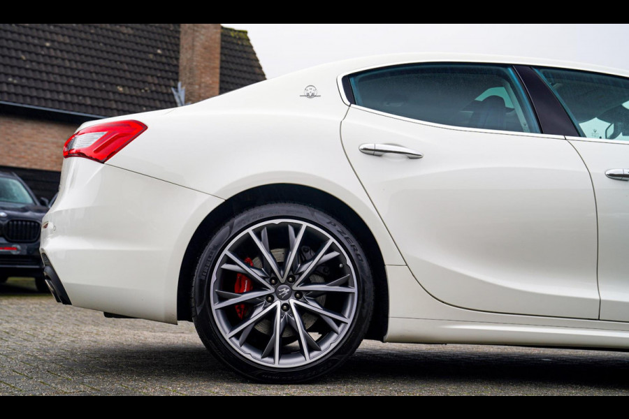 Maserati Ghibli 3.0 V6 S Q4 GranLusso | 360 camera | Schuif/kanteldak | Luxe Leder | Origineel NL |Adaptieve Cruise | Lane Assist