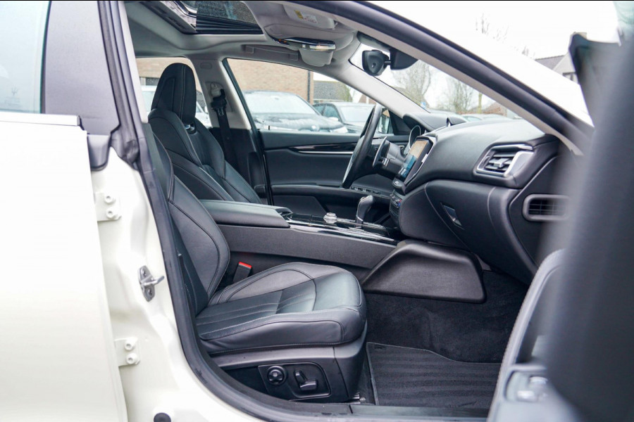 Maserati Ghibli 3.0 V6 S Q4 GranLusso | 360 camera | Schuif/kanteldak | Luxe Leder | Origineel NL |Adaptieve Cruise | Lane Assist