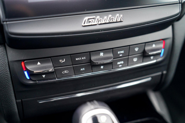 Maserati Ghibli 3.0 V6 S Q4 GranLusso | 360 camera | Schuif/kanteldak | Luxe Leder | Origineel NL |Adaptieve Cruise | Lane Assist