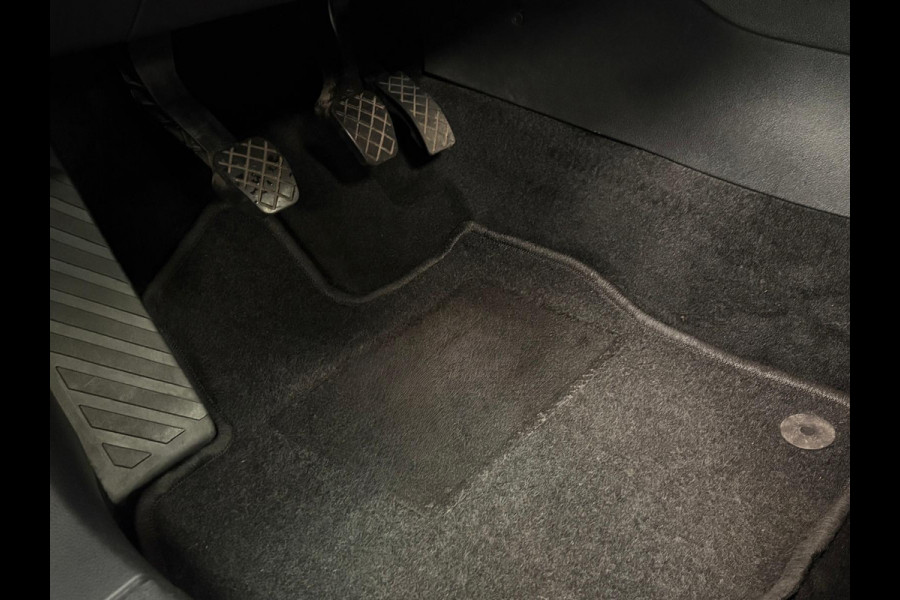 Škoda Karoq 1.0 TSI Business Edition*NAP*PDC*Cruise-Control*Airco*