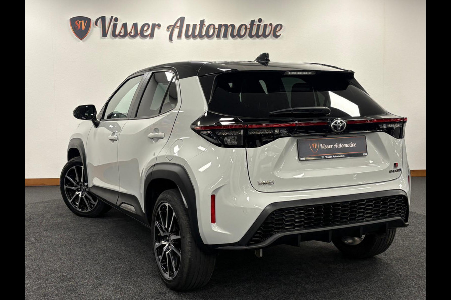 Toyota Yaris Cross 1.5 Hybrid GR Sport*Pano*Head-up*Camera*Stoelverwarming*Leder*Cruise-Control*PDC*Xenon*