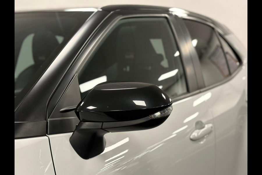 Toyota Yaris Cross 1.5 Hybrid GR Sport*Pano*Head-up*Camera*Stoelverwarming*Leder*Cruise-Control*PDC*Xenon*