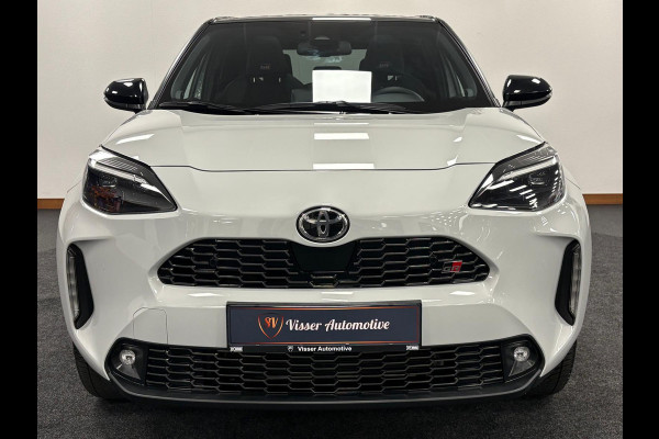 Toyota Yaris Cross 1.5 Hybrid GR Sport*Pano*Head-up*Camera*Stoelverwarming*Leder*Cruise-Control*PDC*Xenon*
