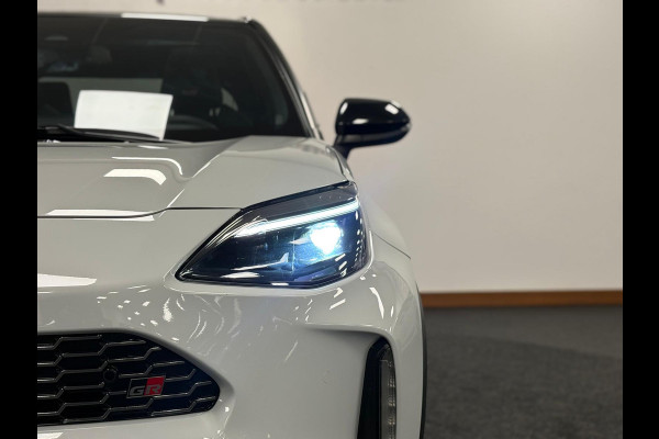 Toyota Yaris Cross 1.5 Hybrid GR Sport*Pano*Head-up*Camera*Stoelverwarming*Leder*Cruise-Control*PDC*Xenon*