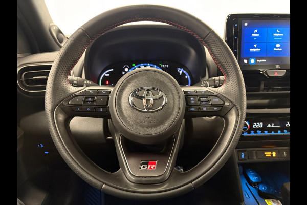 Toyota Yaris Cross 1.5 Hybrid GR Sport*Pano*Head-up*Camera*Stoelverwarming*Leder*Cruise-Control*PDC*Xenon*