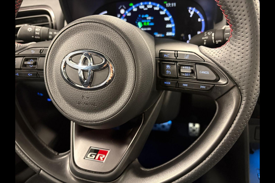 Toyota Yaris Cross 1.5 Hybrid GR Sport*Pano*Head-up*Camera*Stoelverwarming*Leder*Cruise-Control*PDC*Xenon*