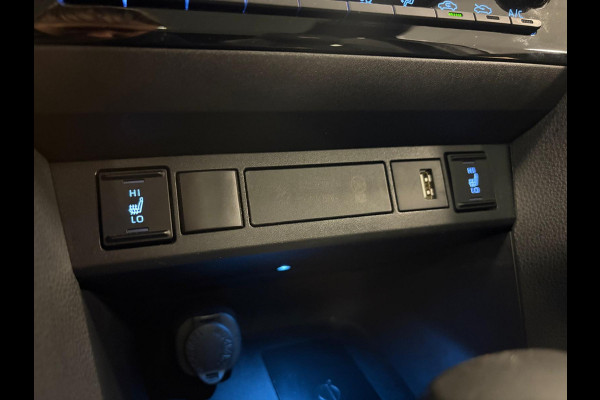 Toyota Yaris Cross 1.5 Hybrid GR Sport*Pano*Head-up*Camera*Stoelverwarming*Leder*Cruise-Control*PDC*Xenon*