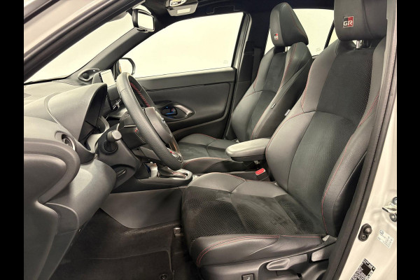 Toyota Yaris Cross 1.5 Hybrid GR Sport*Pano*Head-up*Camera*Stoelverwarming*Leder*Cruise-Control*PDC*Xenon*