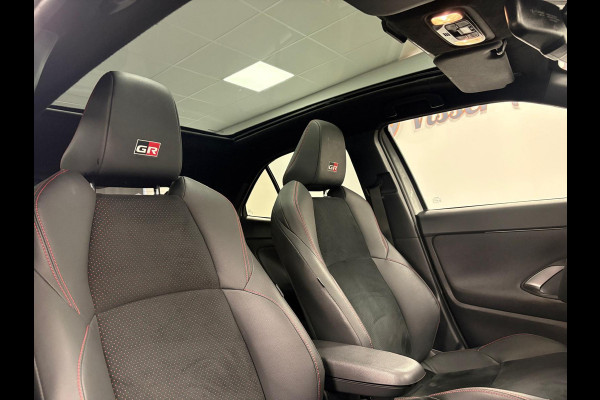 Toyota Yaris Cross 1.5 Hybrid GR Sport*Pano*Head-up*Camera*Stoelverwarming*Leder*Cruise-Control*PDC*Xenon*