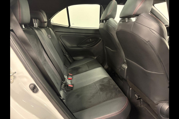 Toyota Yaris Cross 1.5 Hybrid GR Sport*Pano*Head-up*Camera*Stoelverwarming*Leder*Cruise-Control*PDC*Xenon*