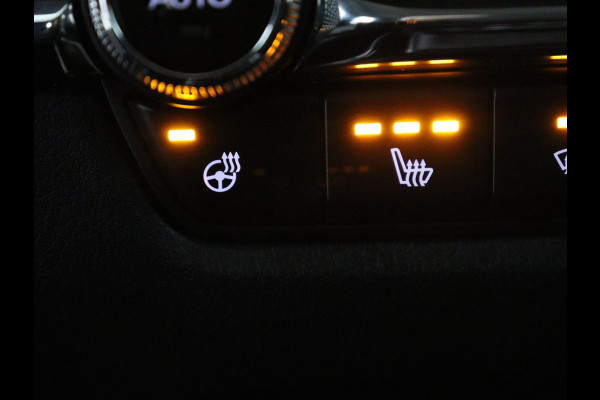 Mazda CX-30 2.0 e-SkyActiv-G M Hybrid Comfort | Stoel & stuurverwarming | Head-Up | Adaptive cruise | Camera | Carplay | Full LED | Navigatie | Climate control | Keyless | DAB