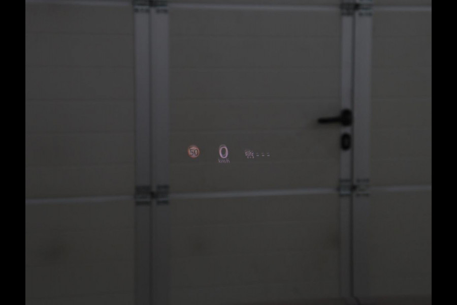 Mazda CX-30 2.0 e-SkyActiv-G M Hybrid Comfort | Stoel & stuurverwarming | Head-Up | Adaptive cruise | Camera | Carplay | Full LED | Navigatie | Climate control | Keyless | DAB