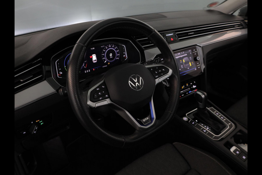 Volkswagen Passat 1.4 TSI PHEV GTE Business 218 pk Automaat (DSG) | Navigatie | Panoramadak | Parkeersensoren (Park assist) | Rondomzicht camera | Stoelverwarming v/a |