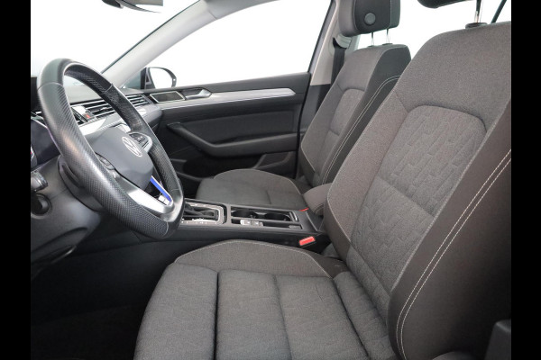 Volkswagen Passat 1.4 TSI PHEV GTE Business 218 pk Automaat (DSG) | Navigatie | Panoramadak | Parkeersensoren (Park assist) | Rondomzicht camera | Stoelverwarming v/a |