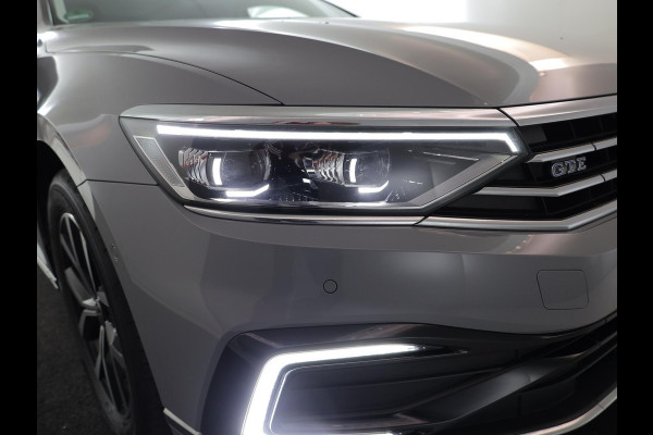 Volkswagen Passat 1.4 TSI PHEV GTE Business 218 pk Automaat (DSG) | Navigatie | Panoramadak | Parkeersensoren (Park assist) | Rondomzicht camera | Stoelverwarming v/a |