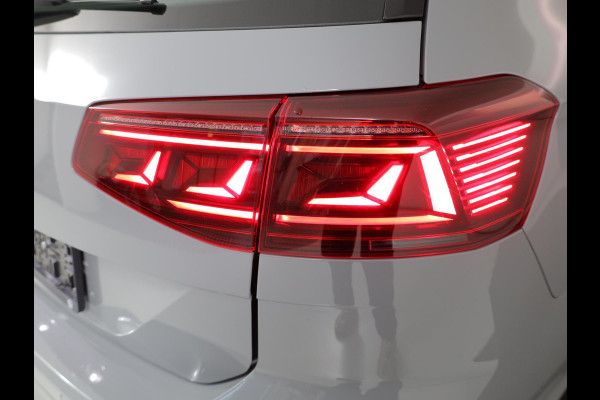Volkswagen Passat 1.4 TSI PHEV GTE Business 218 pk Automaat (DSG) | Navigatie | Panoramadak | Parkeersensoren (Park assist) | Rondomzicht camera | Stoelverwarming v/a |