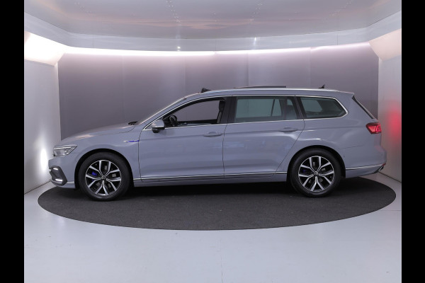 Volkswagen Passat 1.4 TSI PHEV GTE Business 218 pk Automaat (DSG) | Navigatie | Panoramadak | Parkeersensoren (Park assist) | Rondomzicht camera | Stoelverwarming v/a |