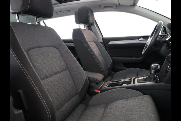 Volkswagen Passat 1.4 TSI PHEV GTE Business 218 pk Automaat (DSG) | Navigatie | Panoramadak | Parkeersensoren (Park assist) | Rondomzicht camera | Stoelverwarming v/a |