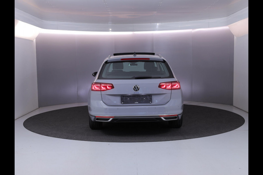 Volkswagen Passat 1.4 TSI PHEV GTE Business 218 pk Automaat (DSG) | Navigatie | Panoramadak | Parkeersensoren (Park assist) | Rondomzicht camera | Stoelverwarming v/a |