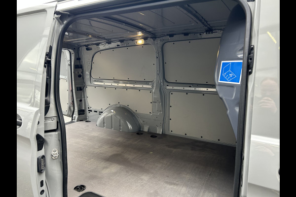 Mercedes-Benz Vito 116 CDI L3 Pro / 2500KG Trekhaak / MBUX / Camera / Navigatie / Cruise control / Airco / LMV