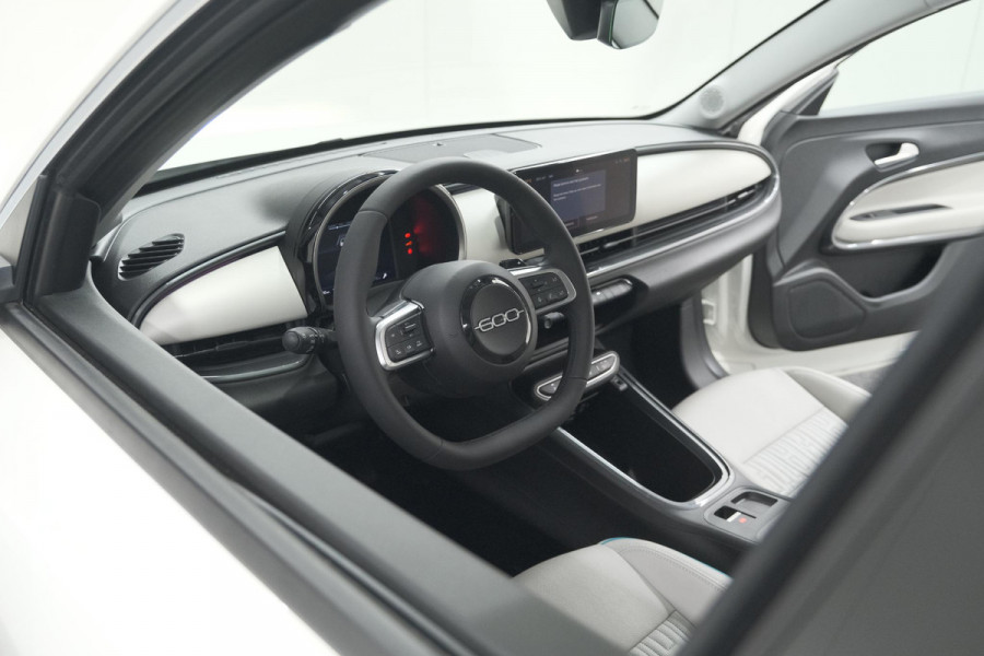 Fiat 600 1.2 Hybrid 100 DCT6 La Prima | Camera | Adaptieve Cruise Control | Dodehoekdetectie | Stoelverwarming