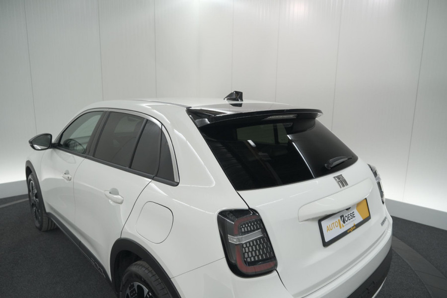 Fiat 600 1.2 Hybrid 100 DCT6 La Prima | Camera | Adaptieve Cruise Control | Dodehoekdetectie | Stoelverwarming