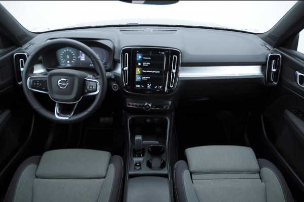 Volvo XC40 T4 211PK Automaat Plug-in hybrid Core Bright / Apple carplay / Parkeersensoren met camera / Stoelverwarming / Elektrische achterklep / Keyless entry / Parkeersensoren met camera