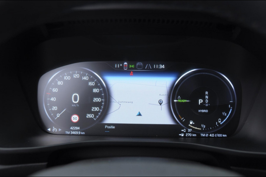 Volvo XC40 T4 211PK Automaat Plug-in hybrid Core Bright / Apple carplay / Parkeersensoren met camera / Stoelverwarming / Elektrische achterklep / Keyless entry / Parkeersensoren met camera