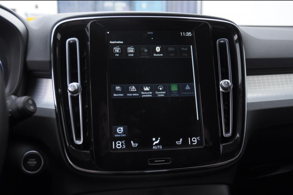 Volvo XC40 T4 211PK Automaat Plug-in hybrid Core Bright / Apple carplay / Parkeersensoren met camera / Stoelverwarming / Elektrische achterklep / Keyless entry / Parkeersensoren met camera