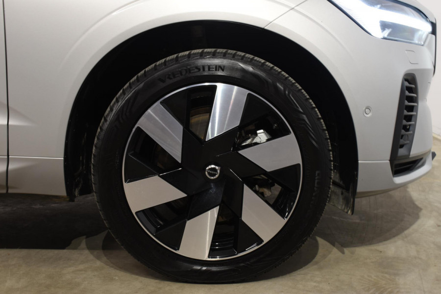 Volvo XC60 T6 350PK Automaat Plug-in Hybrid AWD Ultra Dark / Navigatie / Adaptieve Cruise control / Head Up-Display / Panorama dak / Leder / Elektrische stoelen / 360 Camera / Trekhaak / 20" Velgen