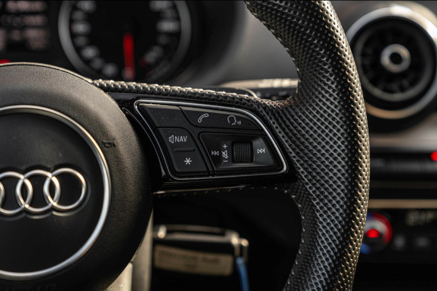 Audi Q2 40 TFSI Quattro 250 PK Aut. 3x S-Line Trekhaak Stoelverwarming Half Leder 19''