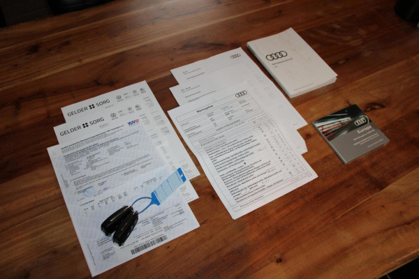 Audi Q2 40 TFSI Quattro 250 PK Aut. 3x S-Line Trekhaak Stoelverwarming Half Leder 19''