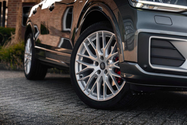 Audi Q2 40 TFSI Quattro 250 PK Aut. 3x S-Line Trekhaak Stoelverwarming Half Leder 19''