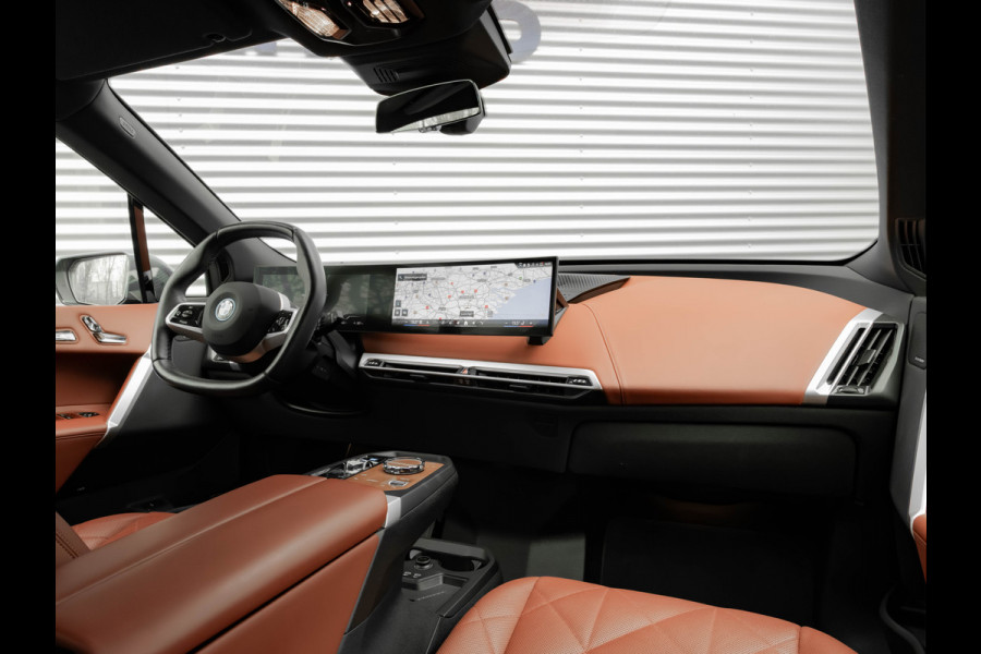 BMW iX xDrive50 - Luchtvering - Pano - Stoelventilatie - Driving Ass Prof - Head-up