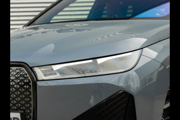 BMW iX xDrive50 - Luchtvering - Pano - Stoelventilatie - Driving Ass Prof - Head-up