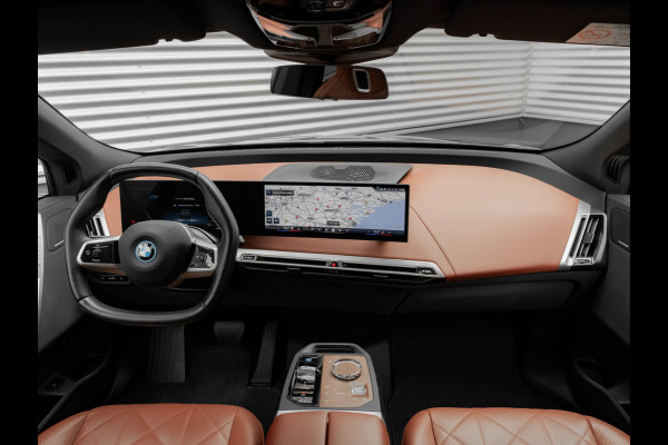 BMW iX xDrive50 - Luchtvering - Pano - Stoelventilatie - Driving Ass Prof - Head-up