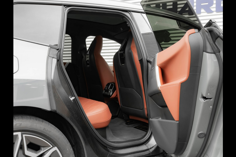 BMW iX xDrive50 - Luchtvering - Pano - Stoelventilatie - Driving Ass Prof - Head-up