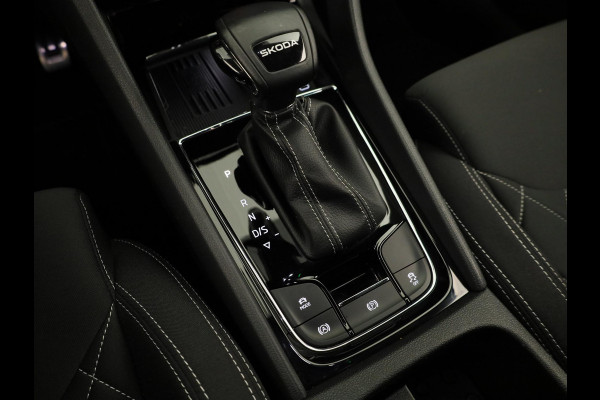 Škoda Karoq 1.5 TSI Sportline Business 150pk | Dode hoek sensoren | Adaptive Cruise Control | Elektrische achterklep |