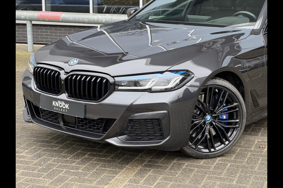 BMW 5 Serie Sedan 545e xDrive High Executive M Sport Pakket Automaat / Live Cockpit Professional / Schuif-/kanteldak / Comfortstoelen / 20 Inch / M Sportremsysteem / Laserlicht / Driving Assistant Professional / Hifi / Stoelventilatie