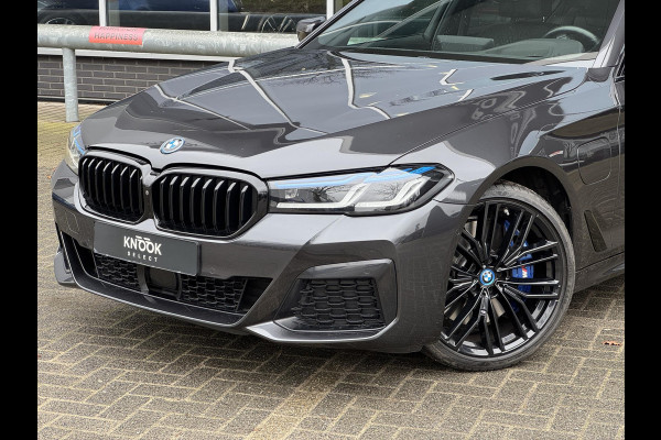 BMW 5 Serie Sedan 545e xDrive High Executive M Sport Pakket Automaat / Live Cockpit Professional / Schuif-/kanteldak / Comfortstoelen / 20 Inch / M Sportremsysteem / Laserlicht / Driving Assistant Professional / Hifi / Stoelventilatie